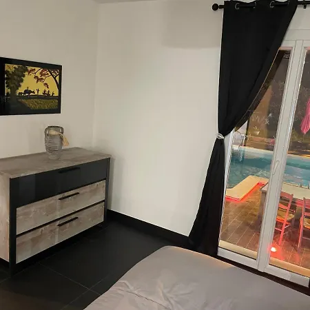 Отель Meuble De Tourisme Martinet Venejan